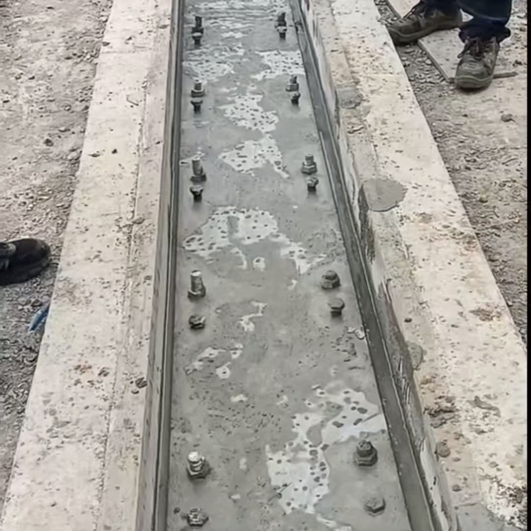 海港港口码头起重机龙门吊重型机械设备稳固用早强快凝轨道胶泥
